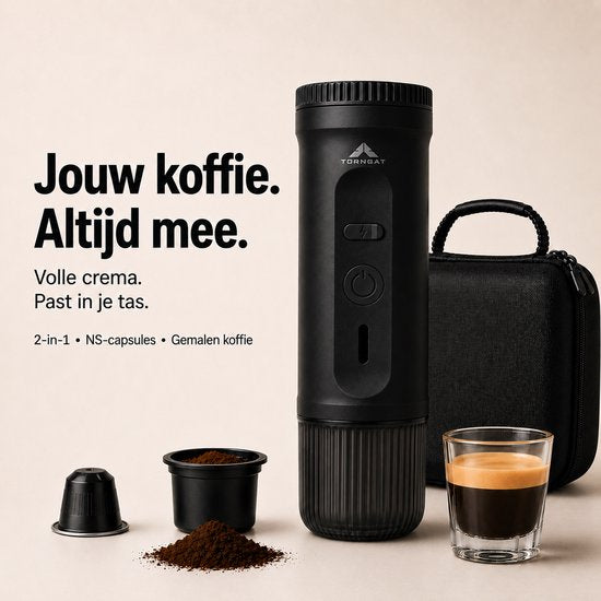 Zwarte Torngat NomadBrew Go met kop espresso, capsule, gemalen koffie en reisetui